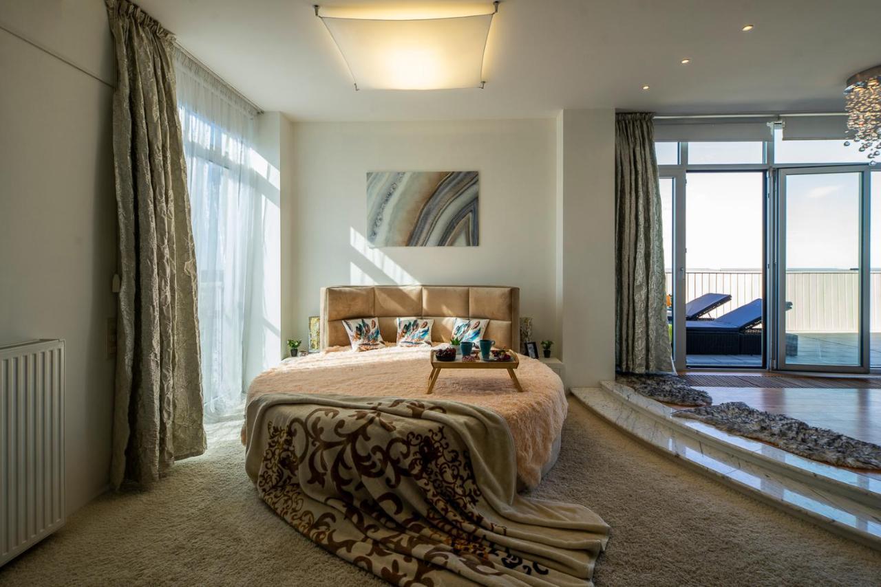 Skyhouse Riga Private Penthouse And Spa Esterno foto
