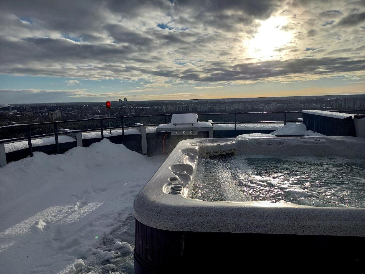 Skyhouse Riga Private Penthouse And Spa Esterno foto